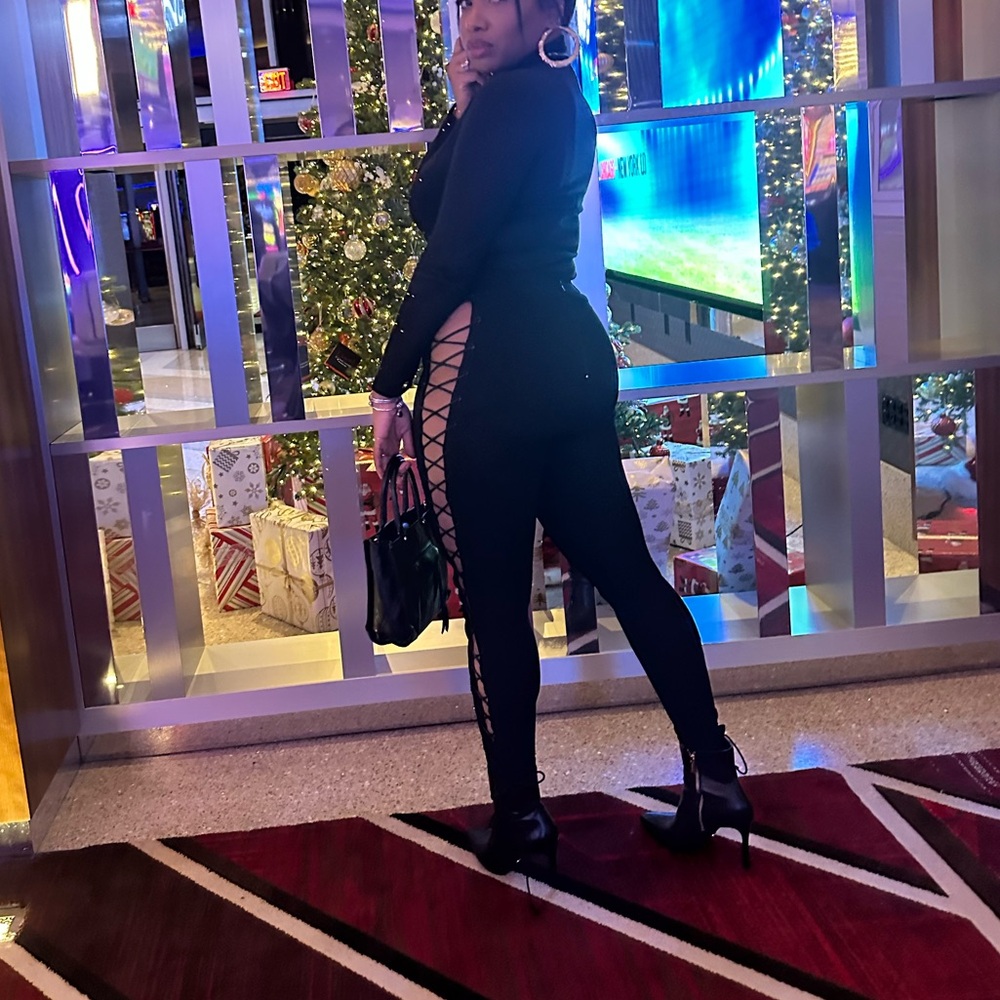 Black Lace-Up Leggings
